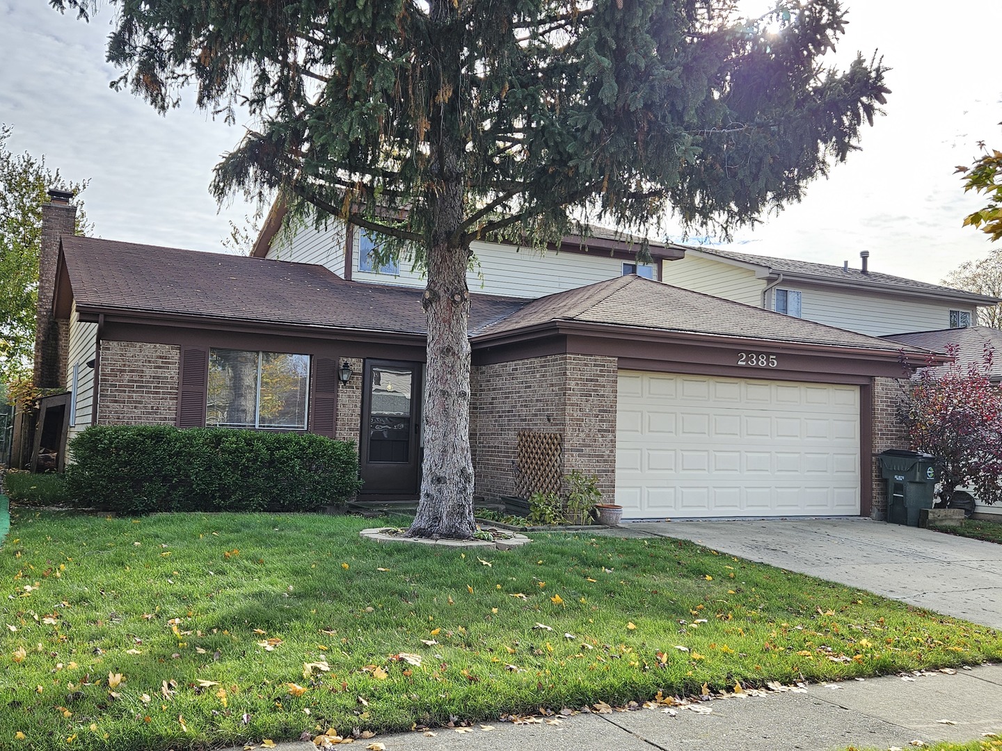 2385 Goldfinch Street, Woodridge, IL 60517