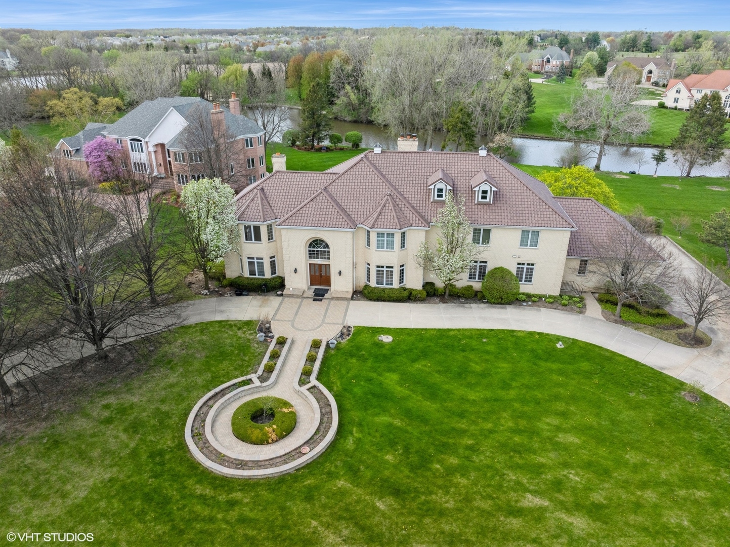 16 Forest Lane, South Barrington, IL 60010