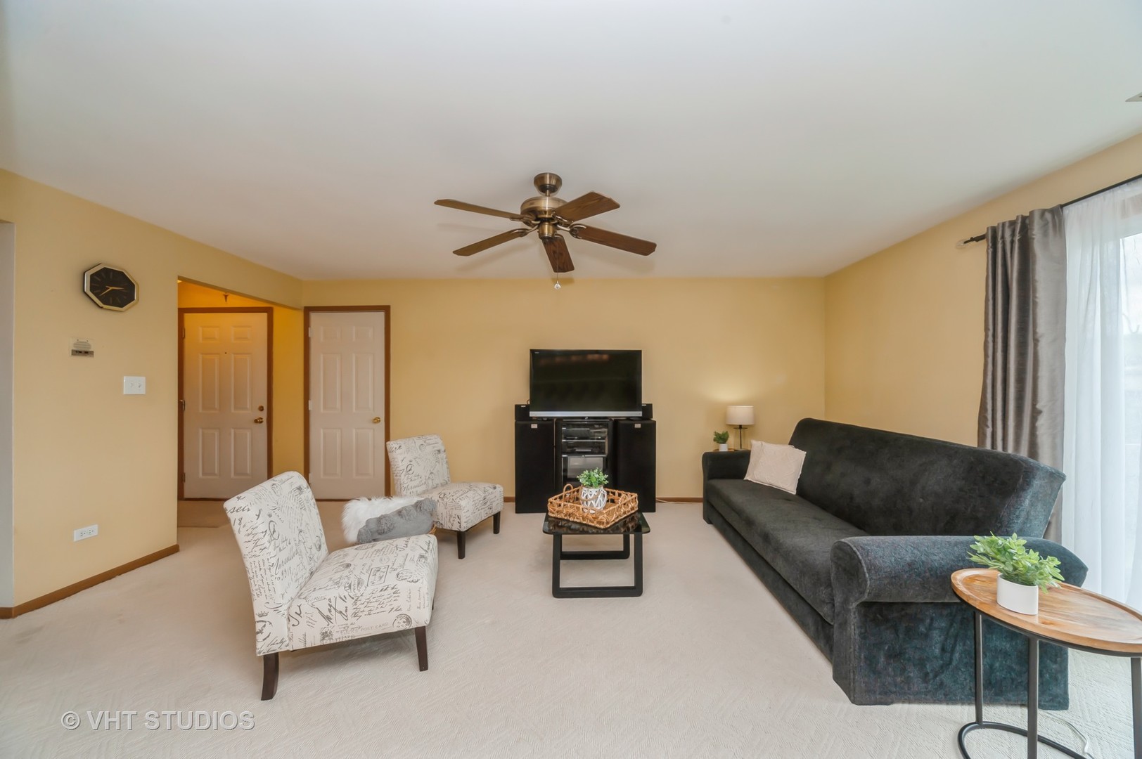 305 N Creekside Trail #C, McHenry, IL 60050