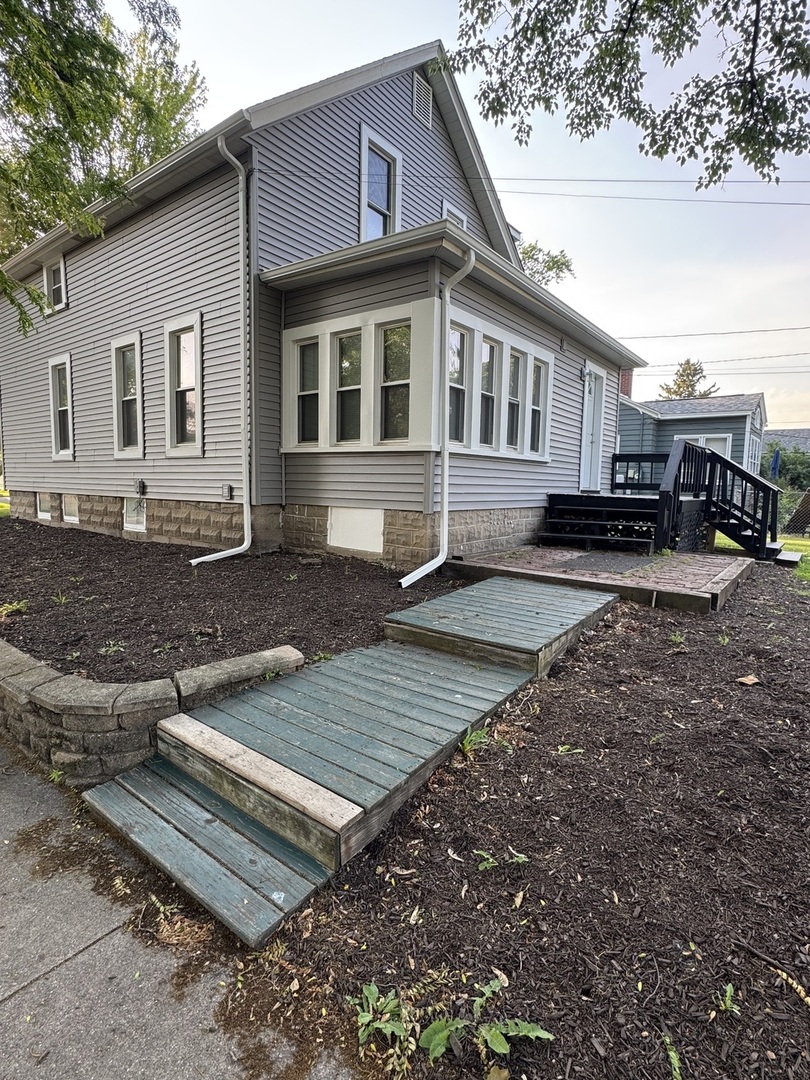 160 S Fordham Avenue, Aurora, IL 60506