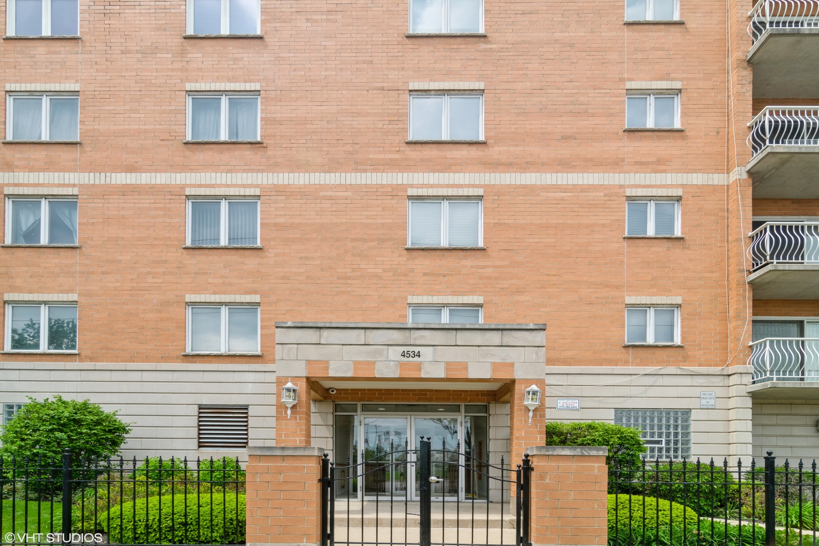 4534 N Cumberland Avenue #207, Chicago, IL 60656