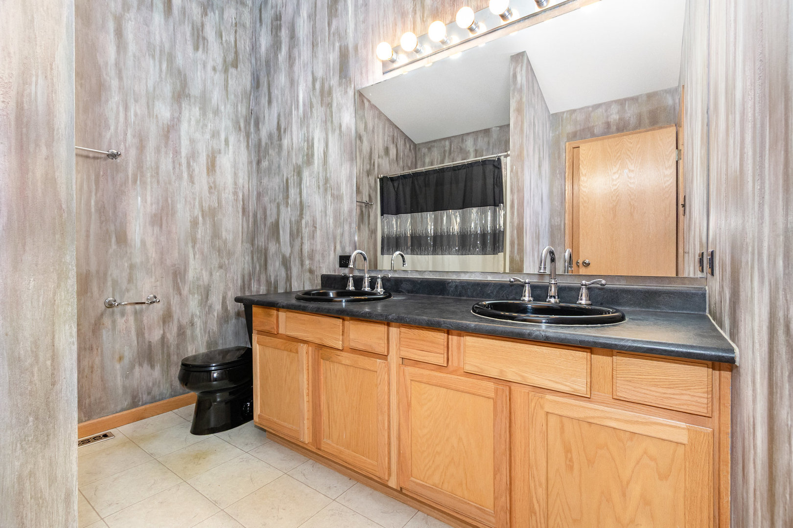 25743 S Red Stable Lane, Channahon, IL 60410