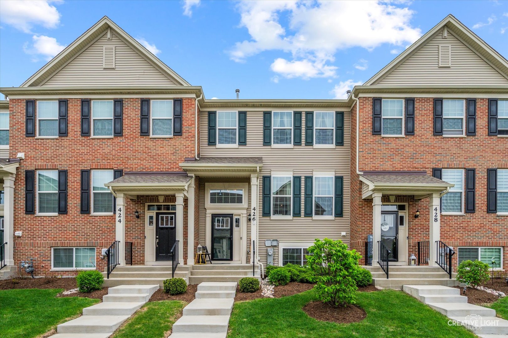 426 Shadow Court, Oswego, IL 60543