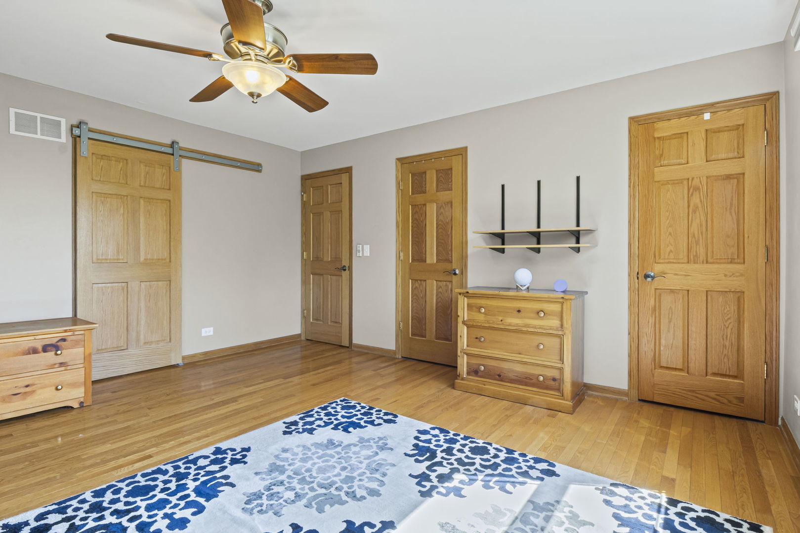 1083 COUNTRY GLEN Lane, Carol Stream, IL 60188
