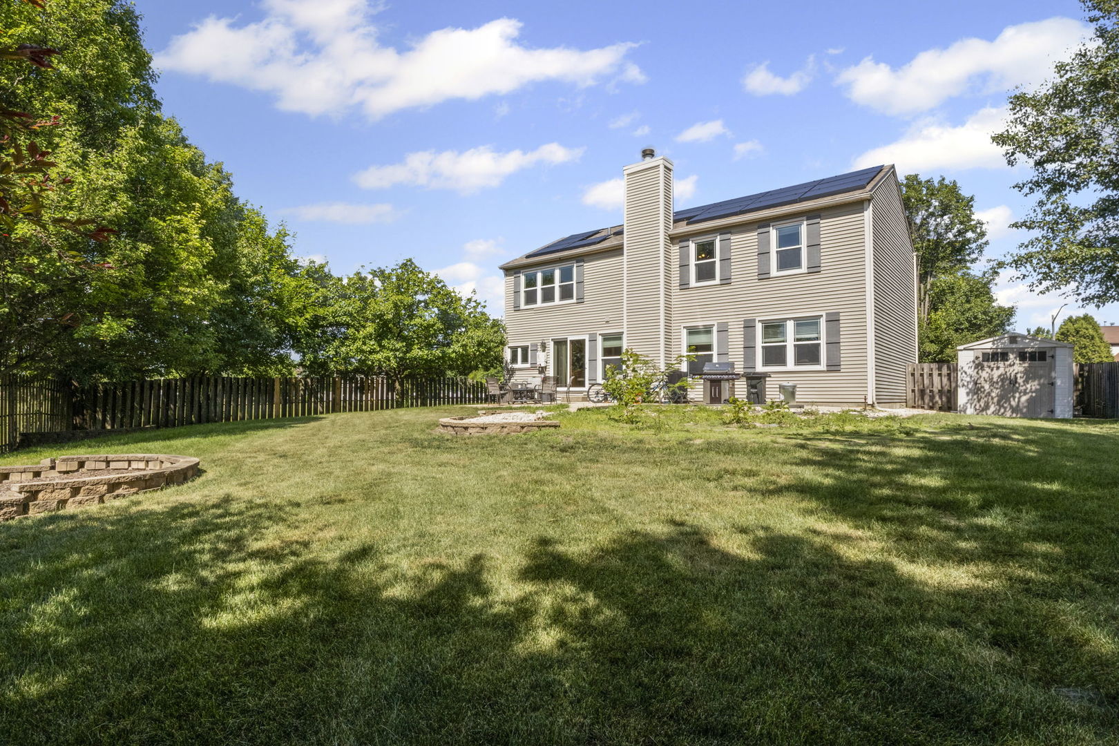 1083 COUNTRY GLEN Lane, Carol Stream, IL 60188