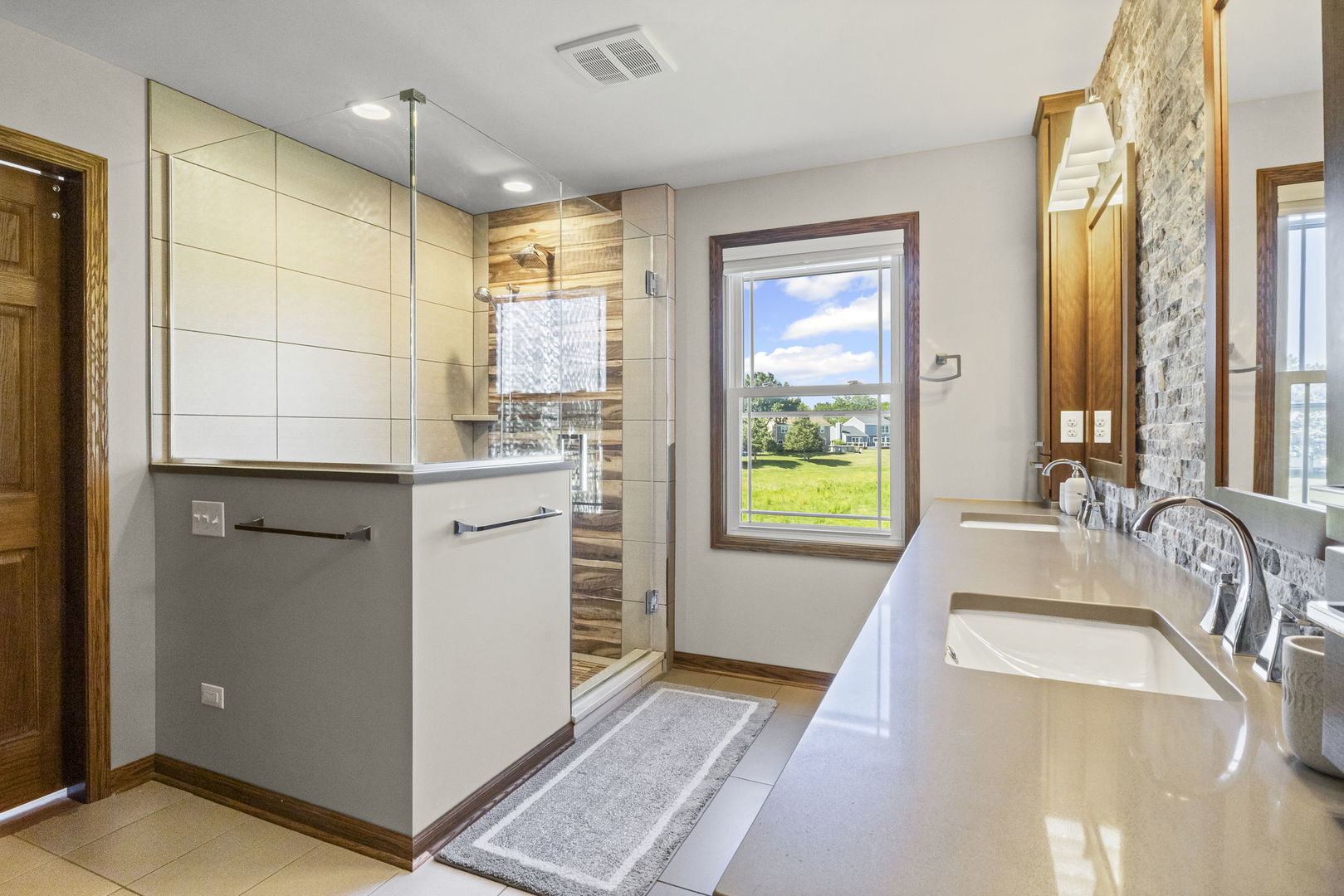 1083 COUNTRY GLEN Lane, Carol Stream, IL 60188
