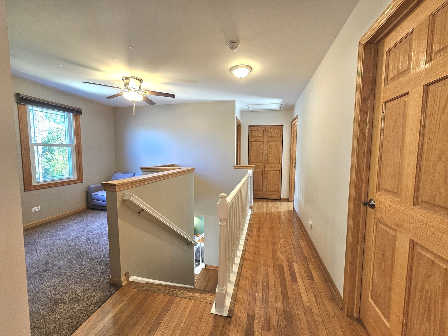 1083 COUNTRY GLEN Lane, Carol Stream, IL 60188