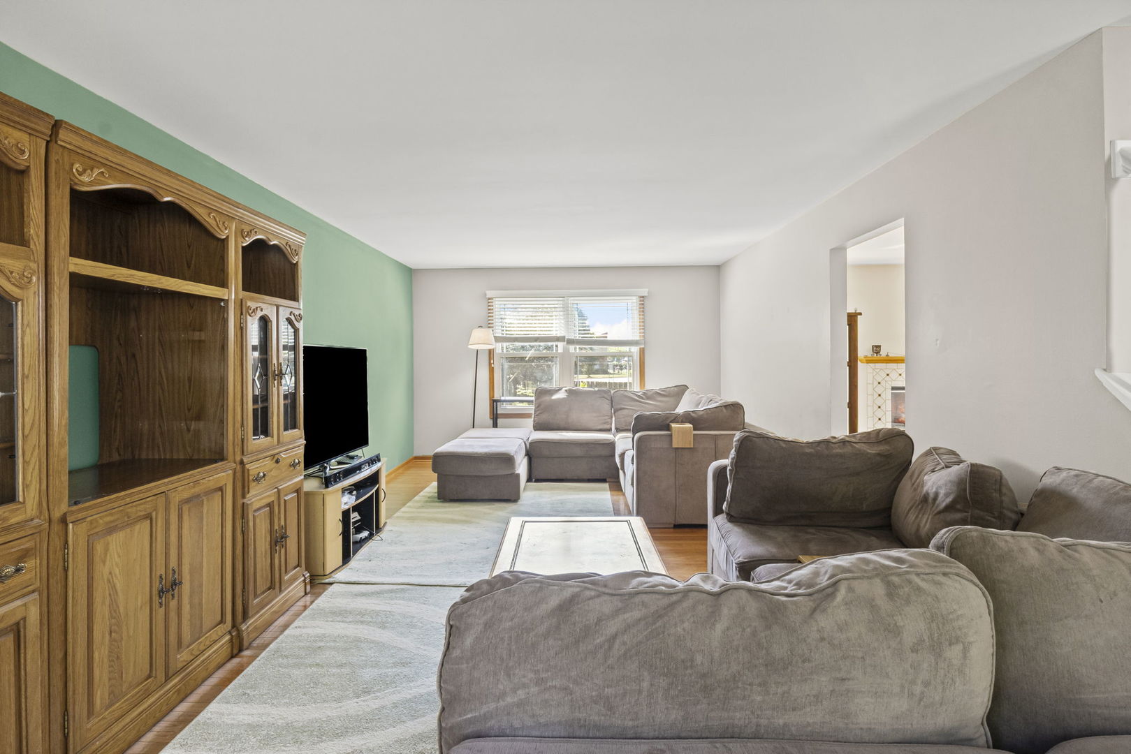 1083 COUNTRY GLEN Lane, Carol Stream, IL 60188