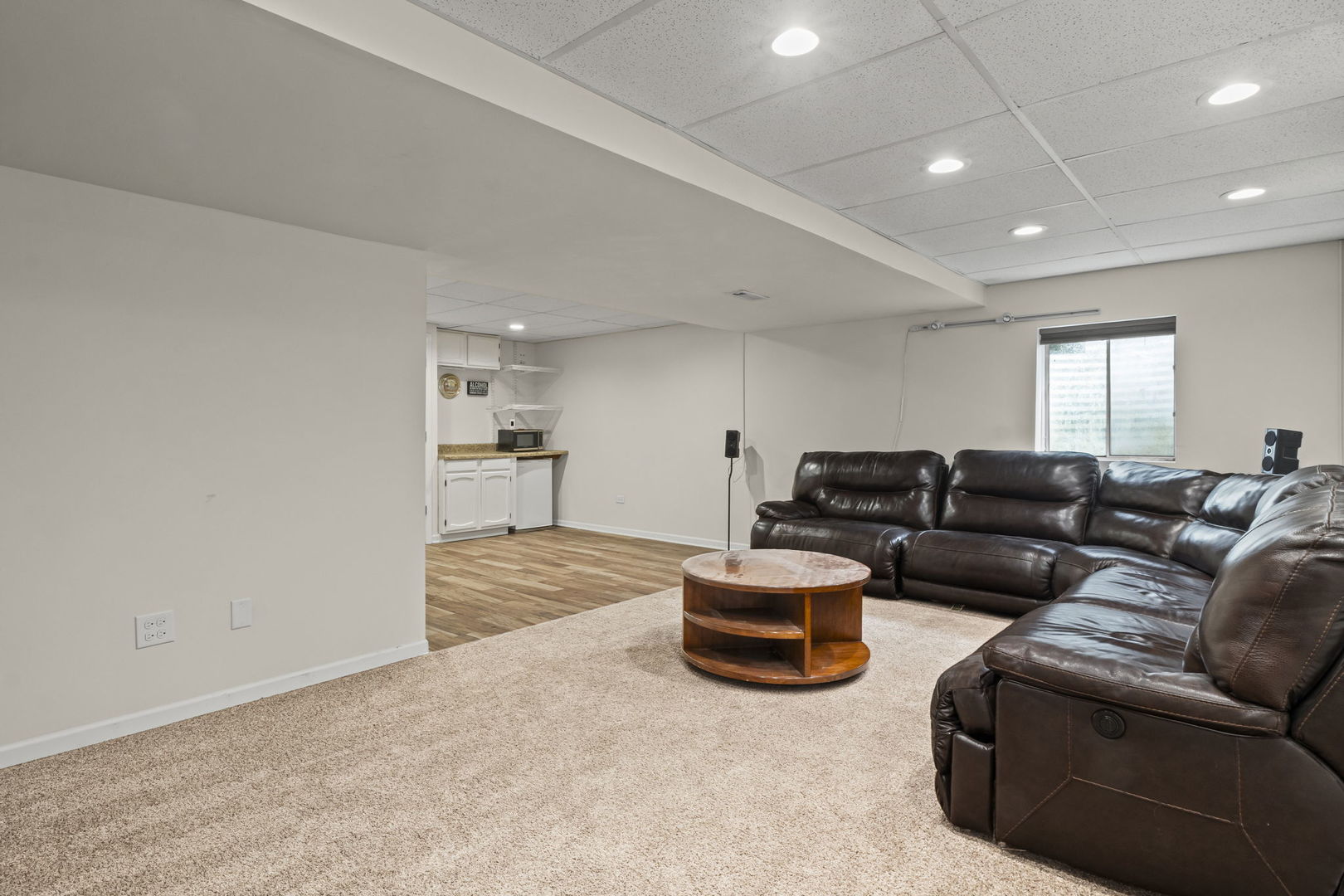 1083 COUNTRY GLEN Lane, Carol Stream, IL 60188