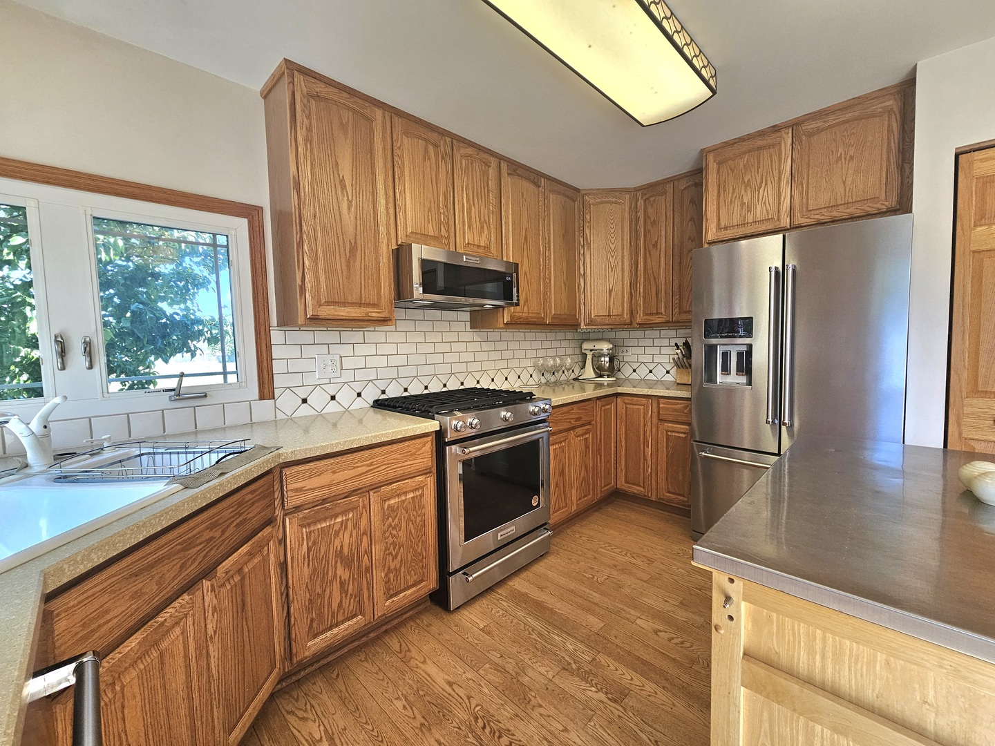 1083 COUNTRY GLEN Lane, Carol Stream, IL 60188