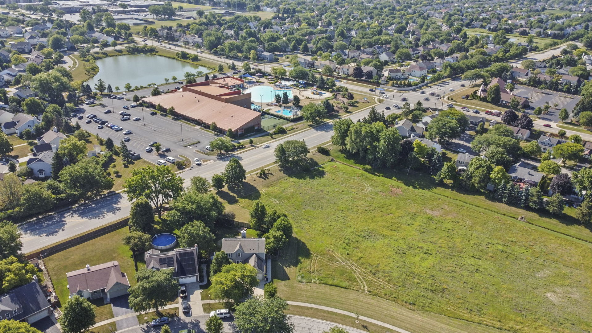 1083 COUNTRY GLEN Lane, Carol Stream, IL 60188