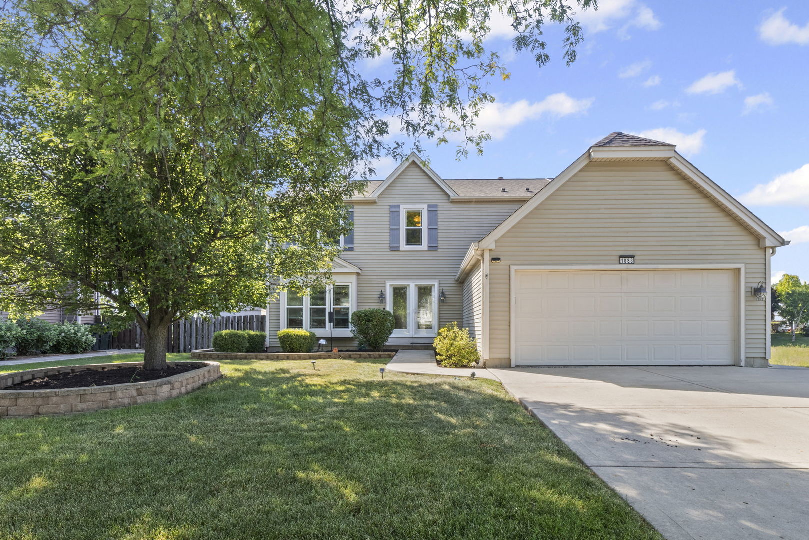 1083 COUNTRY GLEN Lane, Carol Stream, IL 60188