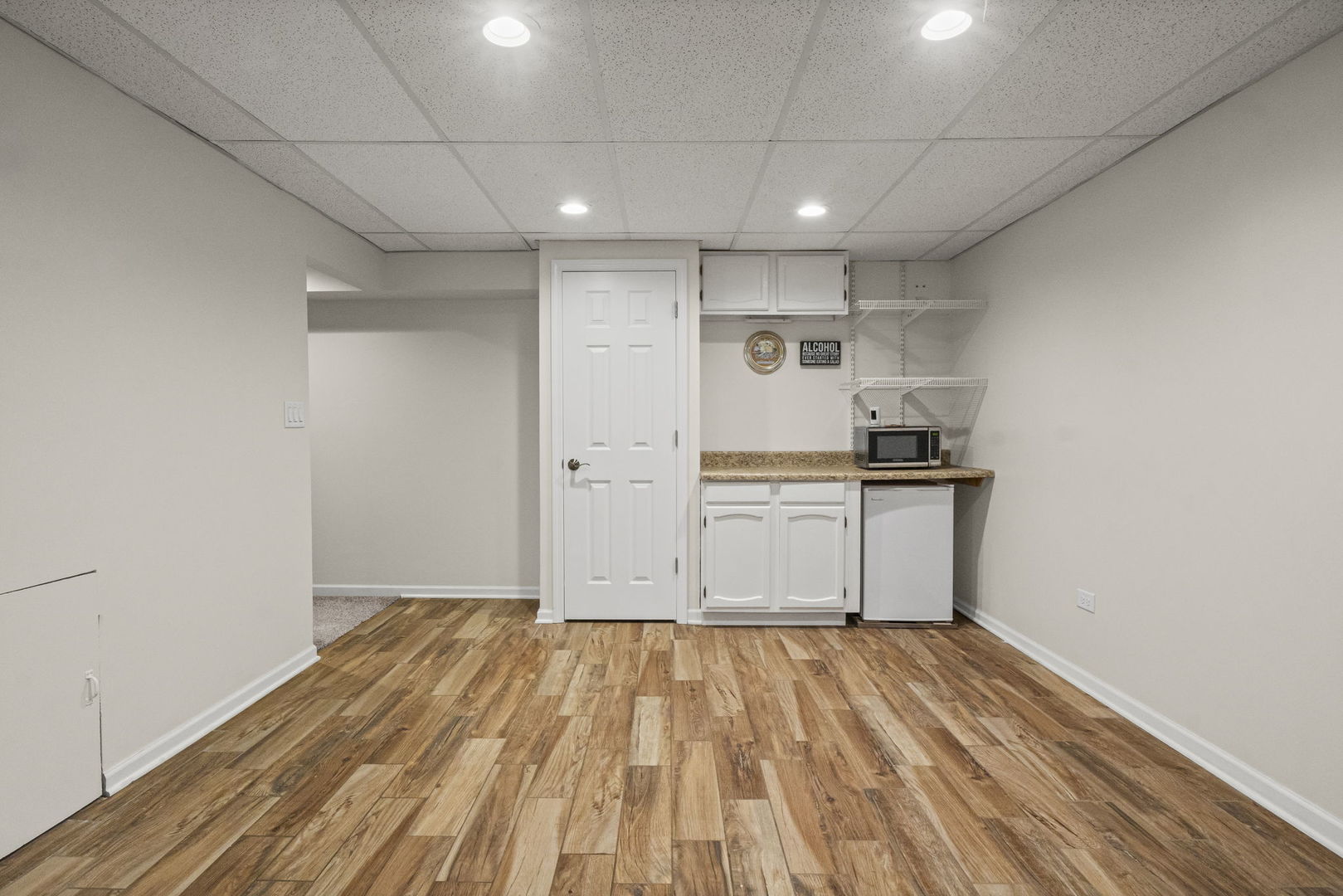 1083 COUNTRY GLEN Lane, Carol Stream, IL 60188