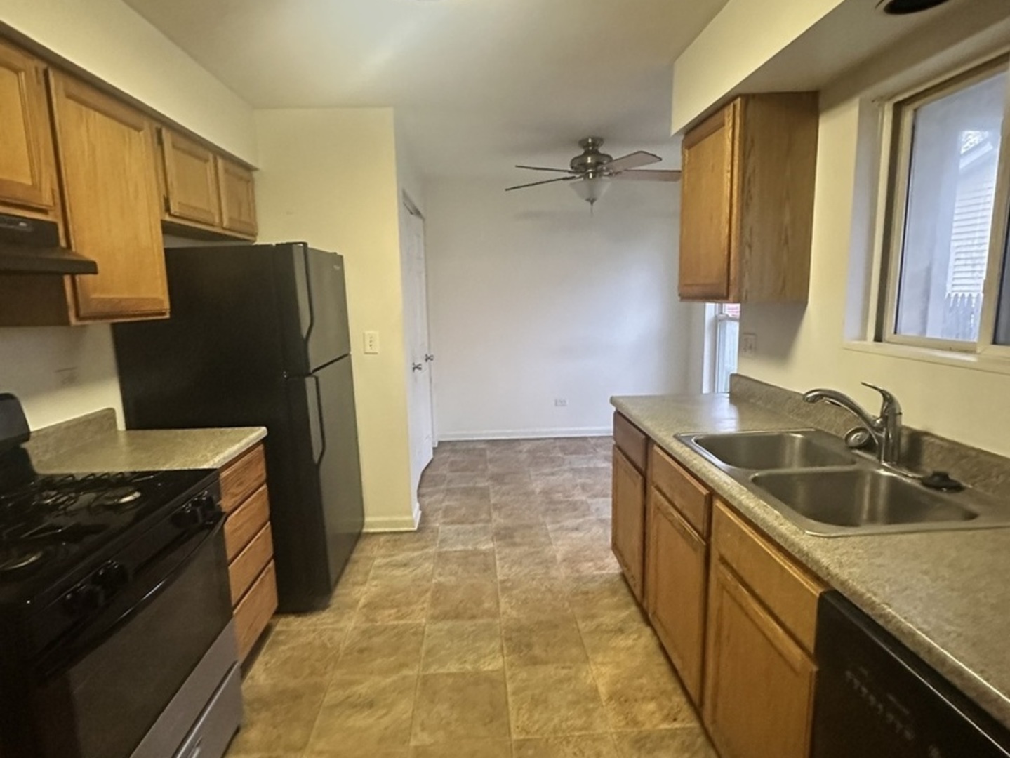 725 Hill Avenue, Elgin, IL 60120