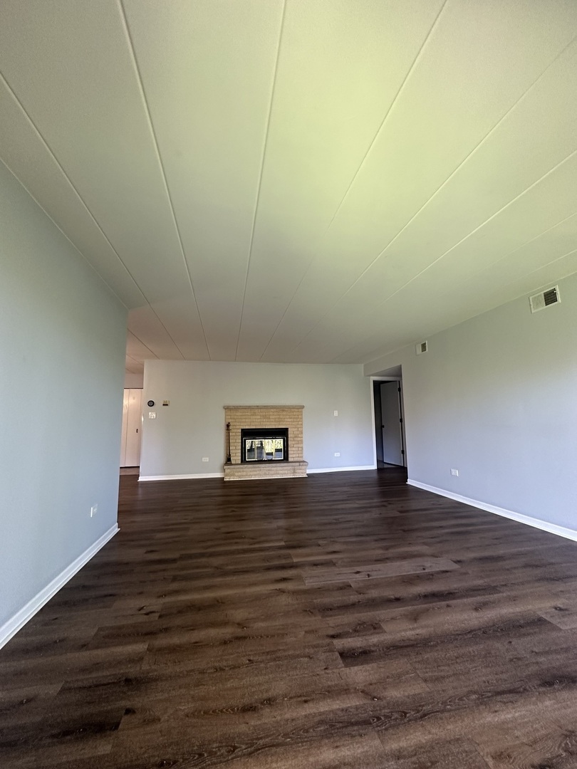 11006 S Theresa Circle #2C, Palos Hills, IL 60465
