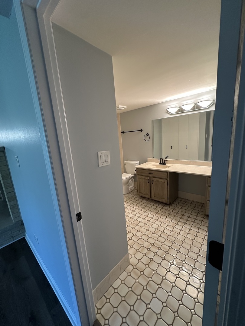 11006 S Theresa Circle #2C, Palos Hills, IL 60465