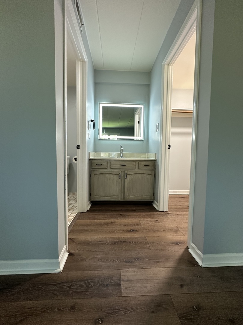 11006 S Theresa Circle #2C, Palos Hills, IL 60465