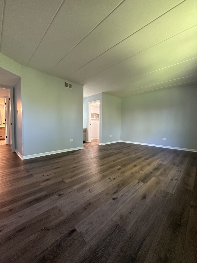 11006 S Theresa Circle #2C, Palos Hills, IL 60465