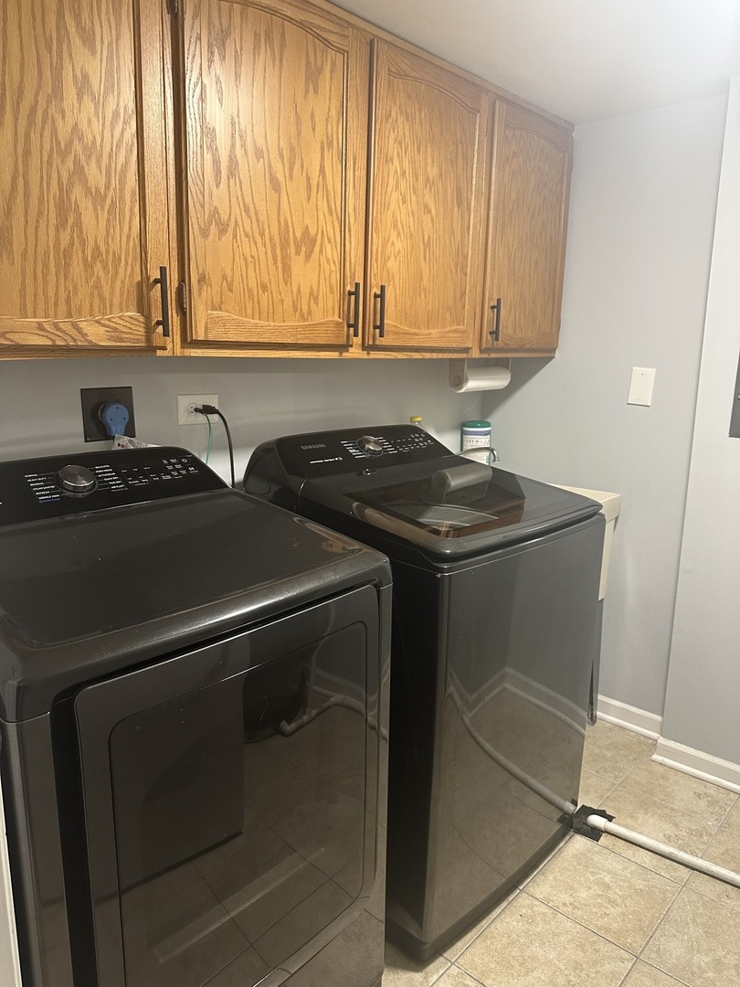 11006 S Theresa Circle #2C, Palos Hills, IL 60465