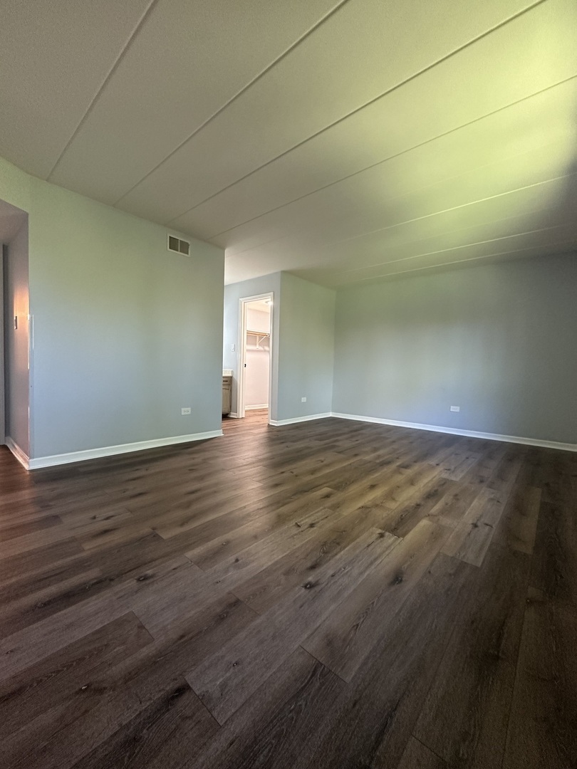 11006 S Theresa Circle #2C, Palos Hills, IL 60465