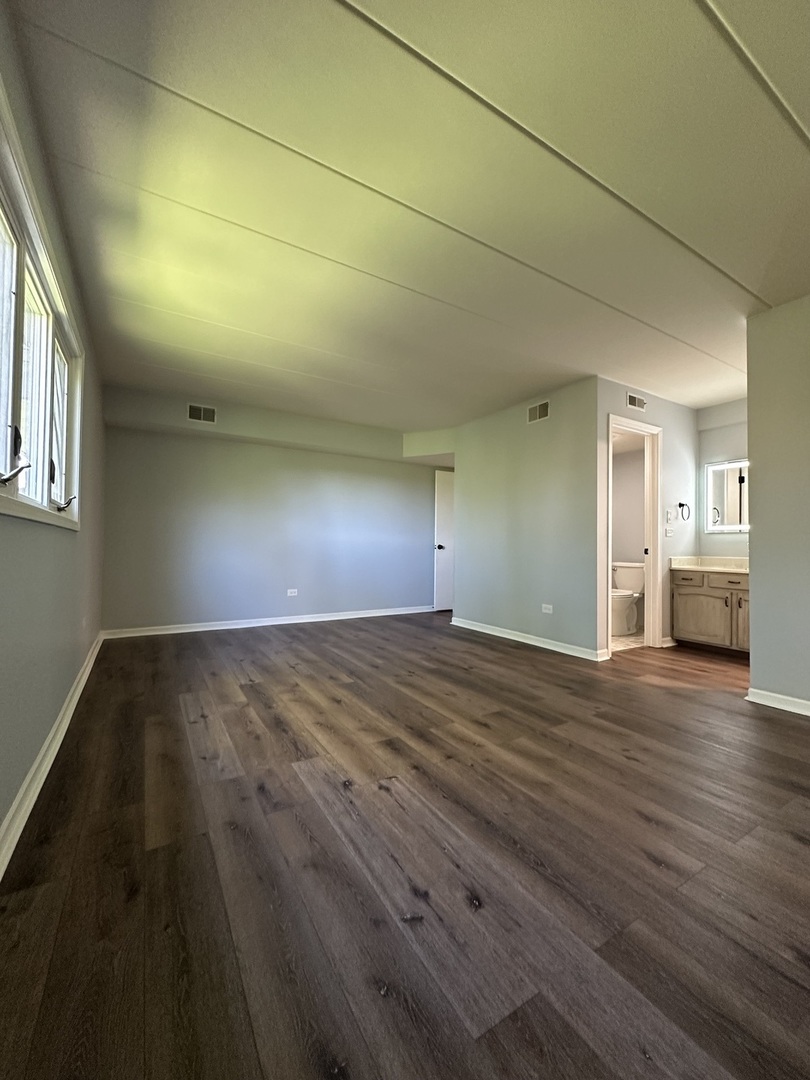 11006 S Theresa Circle #2C, Palos Hills, IL 60465