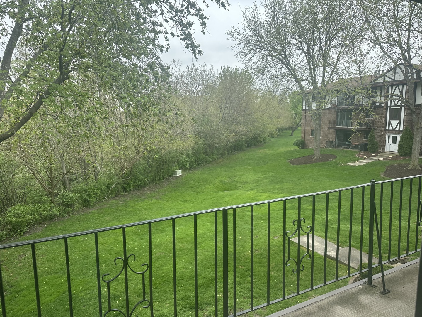 11006 S Theresa Circle #2C, Palos Hills, IL 60465