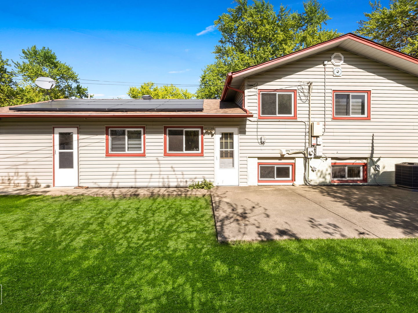 940 Washington Boulevard, Hoffman Estates, IL 60169