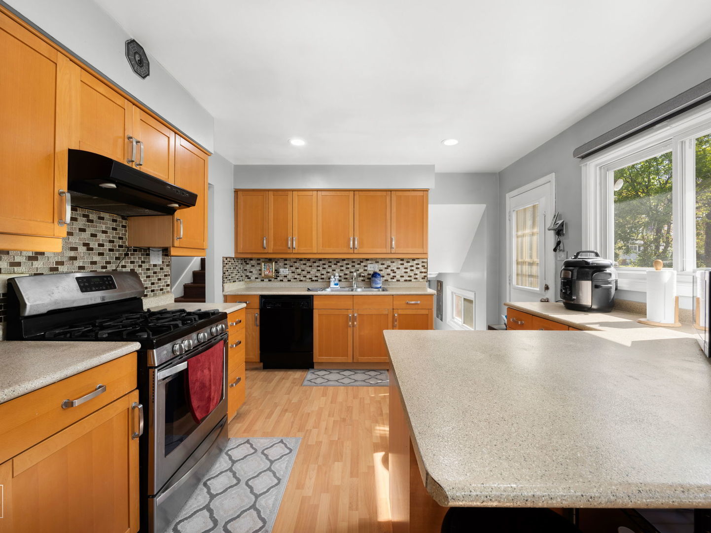 940 Washington Boulevard, Hoffman Estates, IL 60169