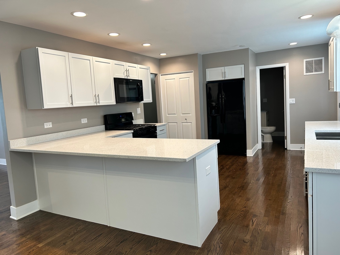 607 W Maude Avenue, Arlington Heights, IL 60004