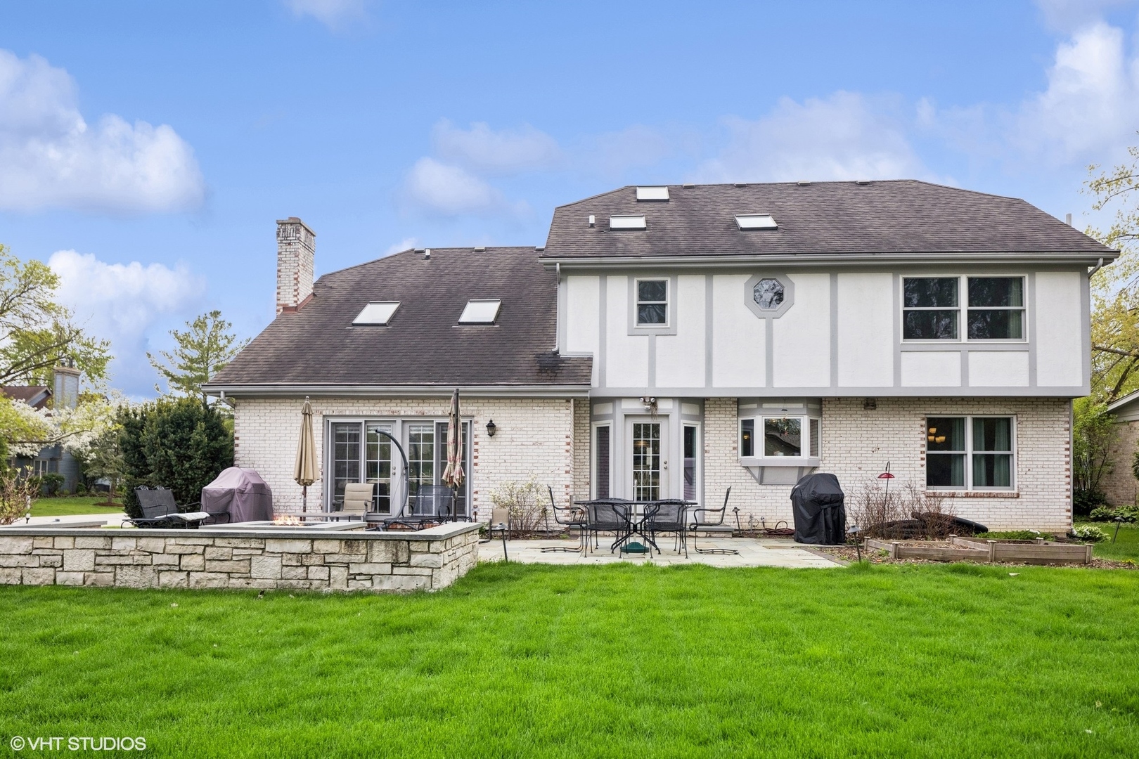 500 Easy Street, Darien, IL 60561