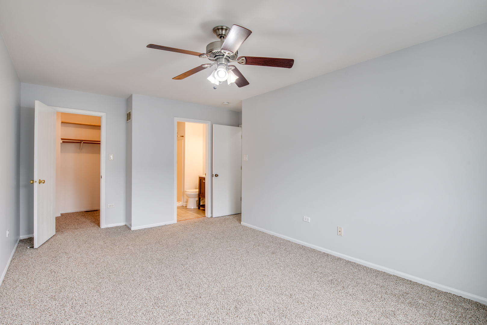 3491 Willowview Court #1, Aurora, IL 60504