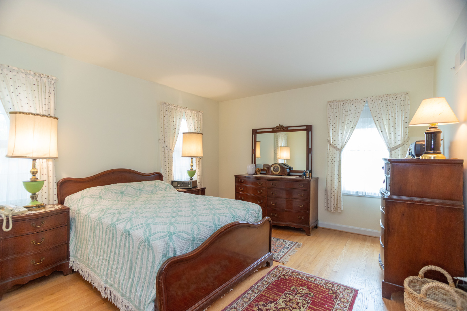 9450 Greenwood Avenue, Des Plaines, IL 60016