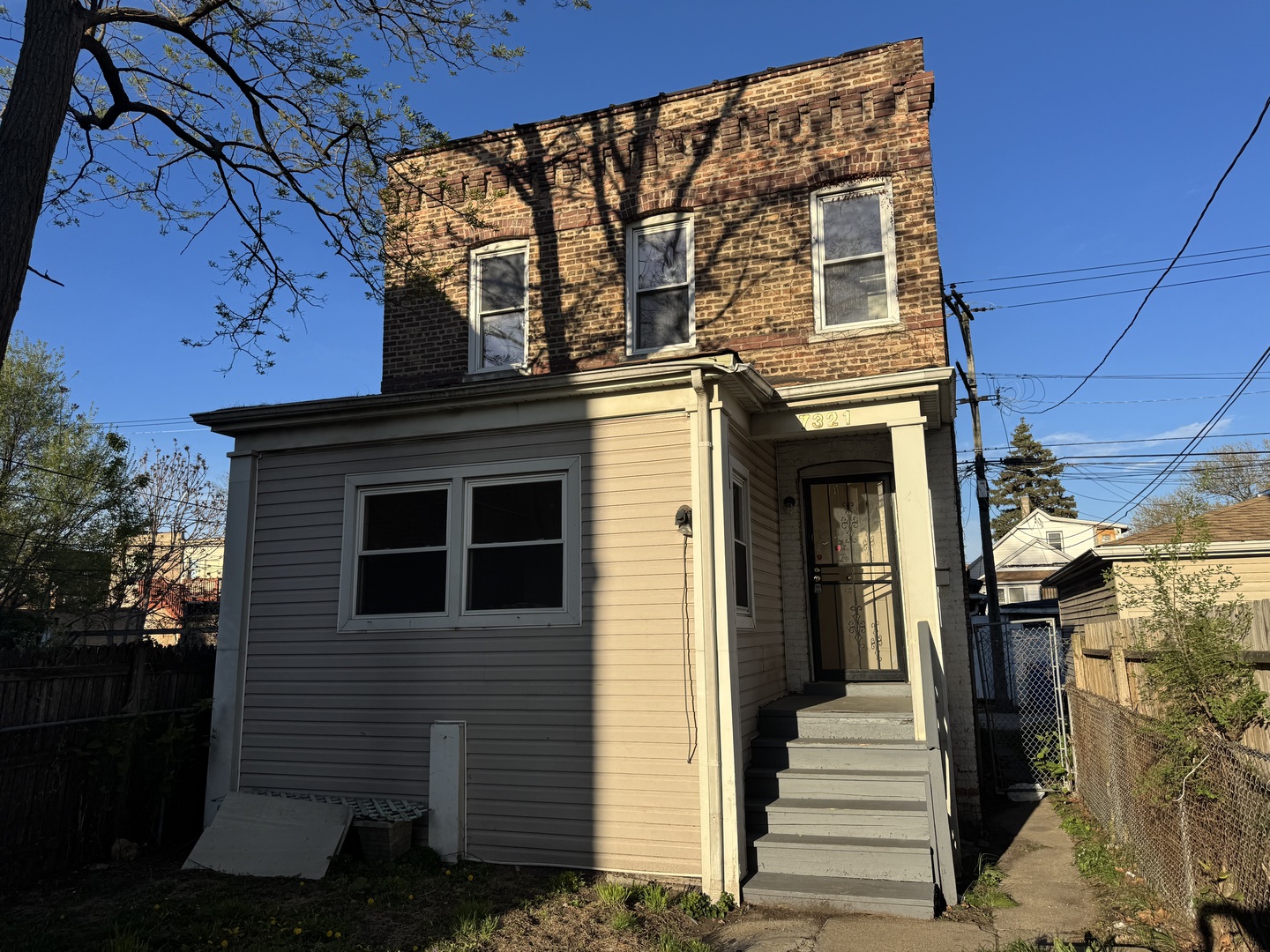 7321 S ST LAWRENCE Avenue, Chicago, IL 60619