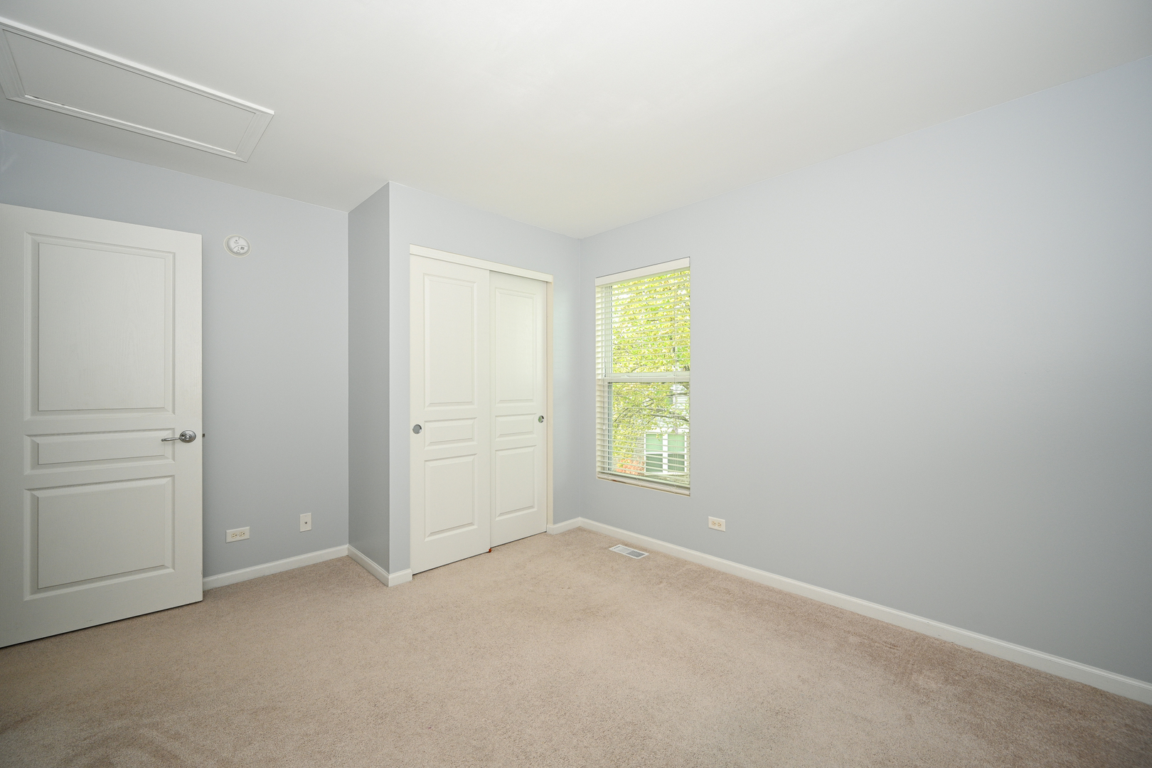 241 Devoe Drive, Oswego, IL 60543