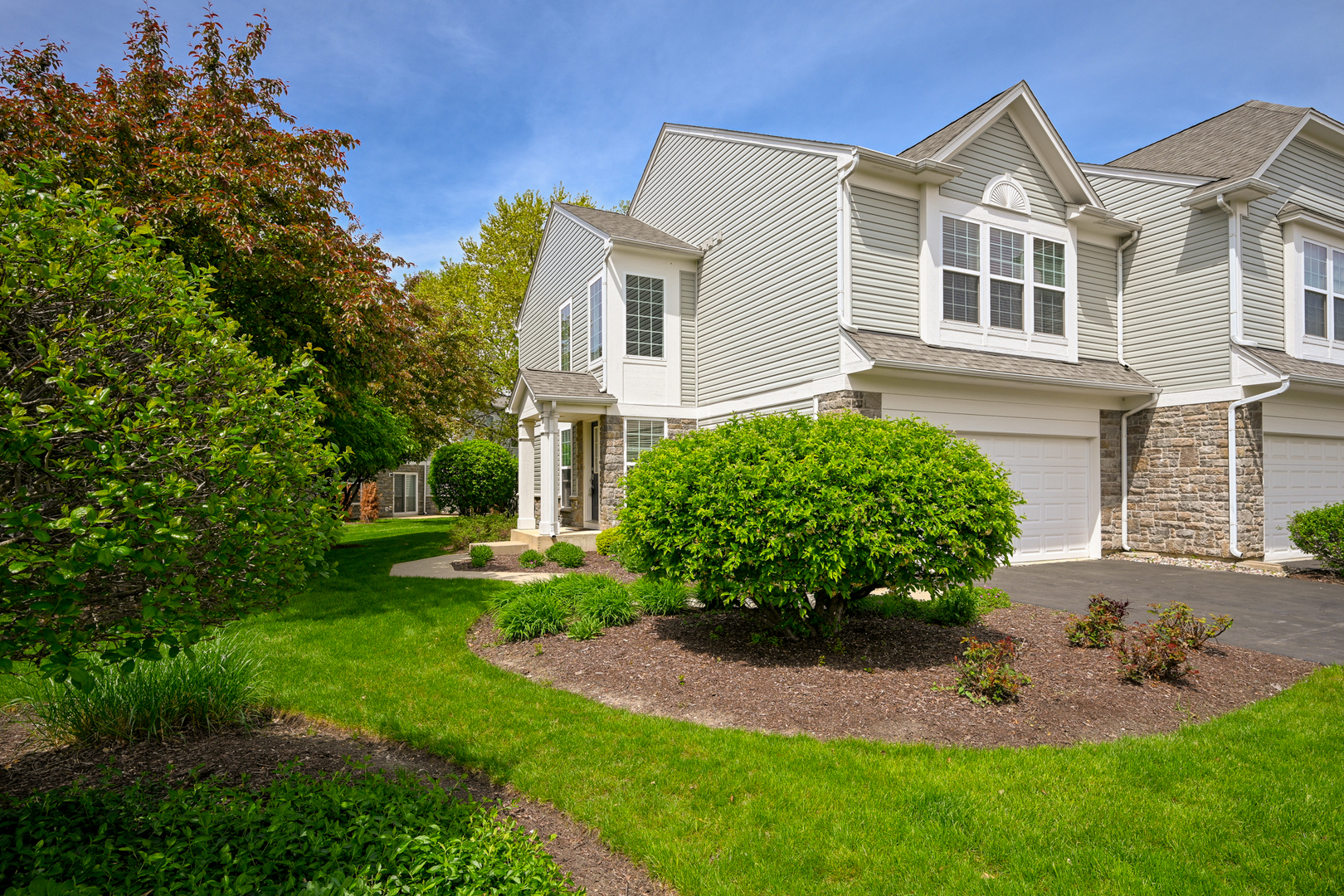 241 Devoe Drive, Oswego, IL 60543