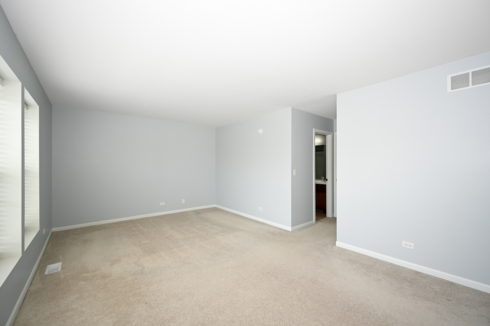 241 Devoe Drive, Oswego, IL 60543