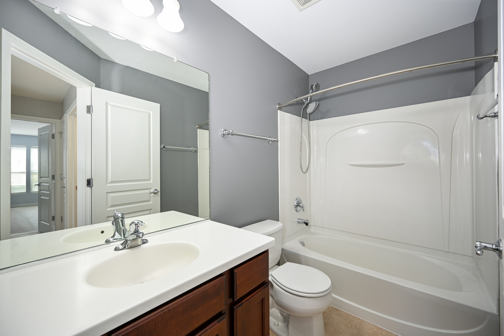 241 Devoe Drive, Oswego, IL 60543