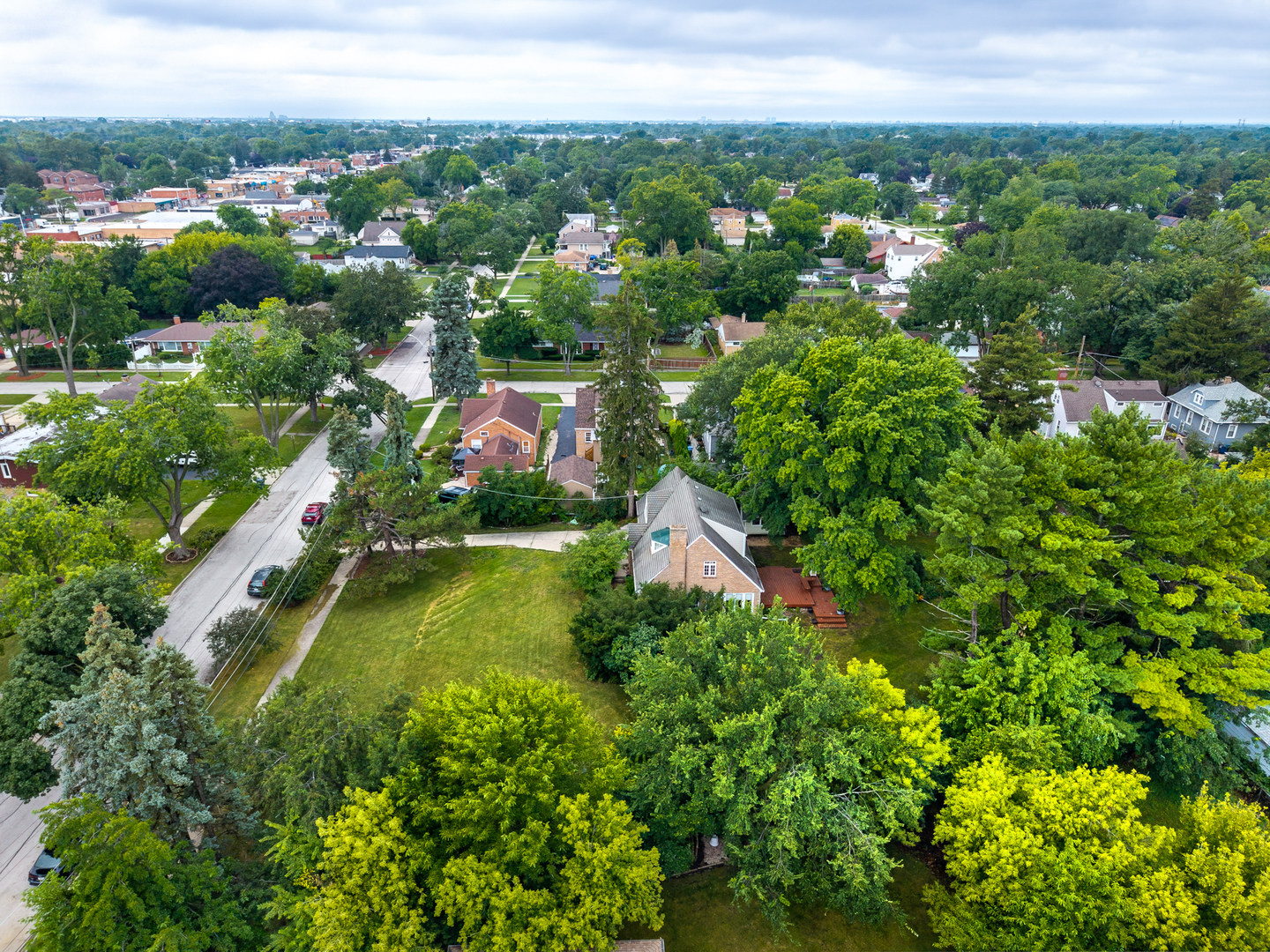 1828 E Lincoln Avenue, Des Plaines, IL 60018