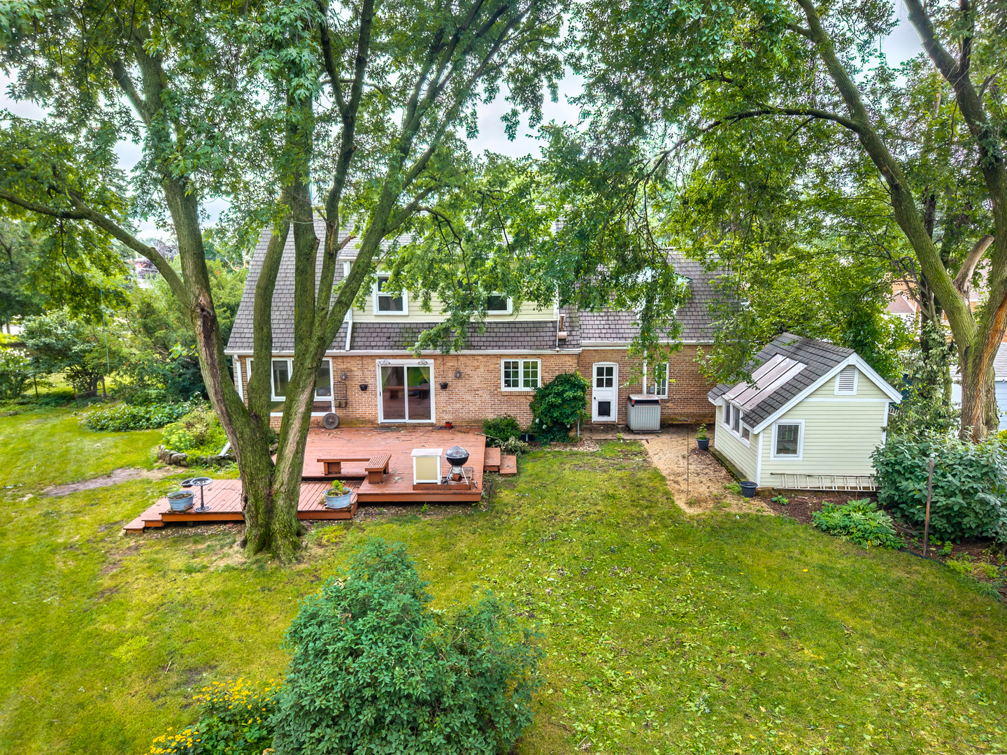 1828 E Lincoln Avenue, Des Plaines, IL 60018