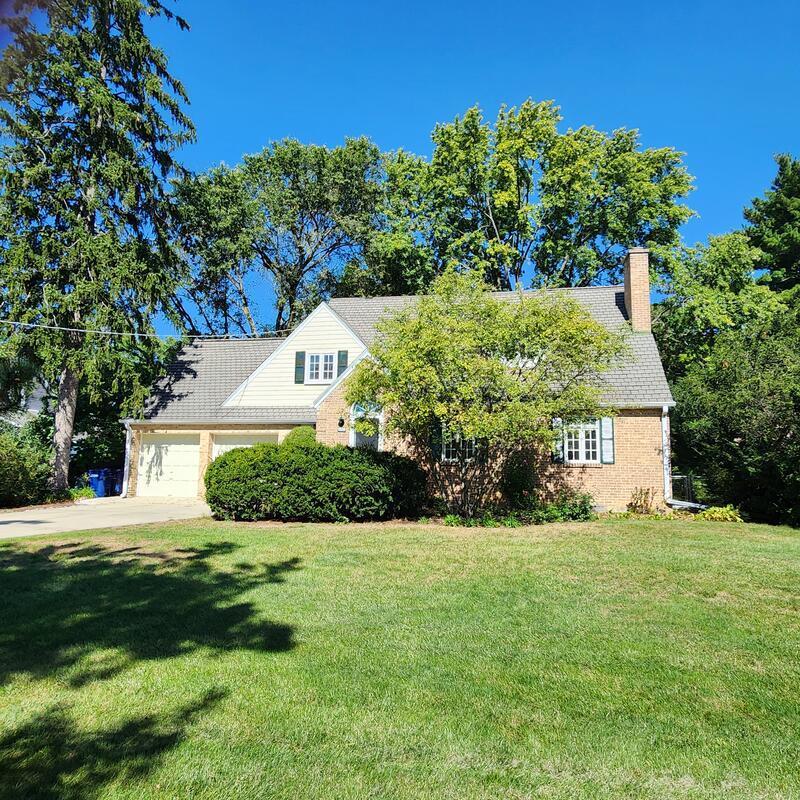 1828 E Lincoln Avenue, Des Plaines, IL 60018