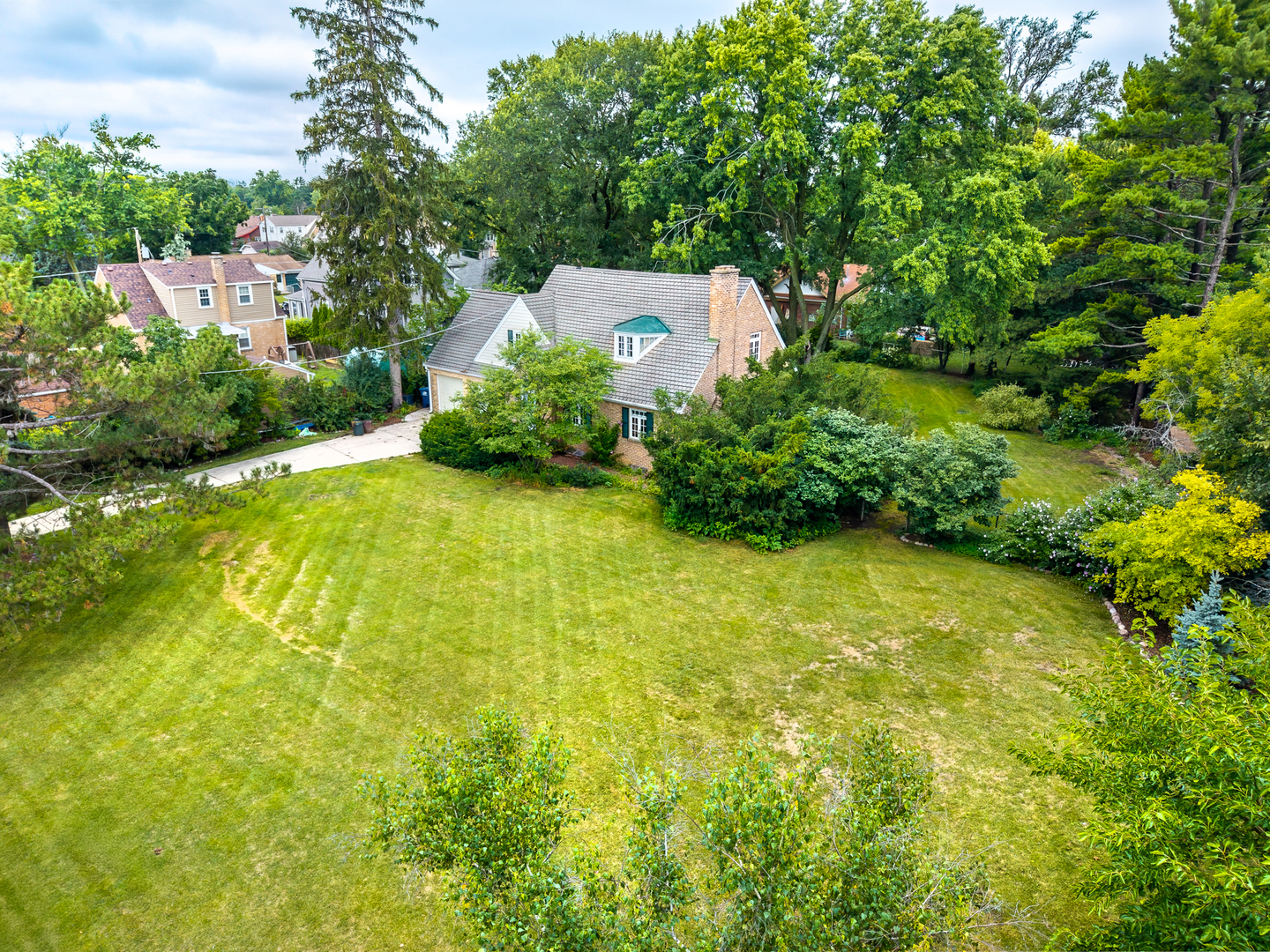 1828 E Lincoln Avenue, Des Plaines, IL 60018