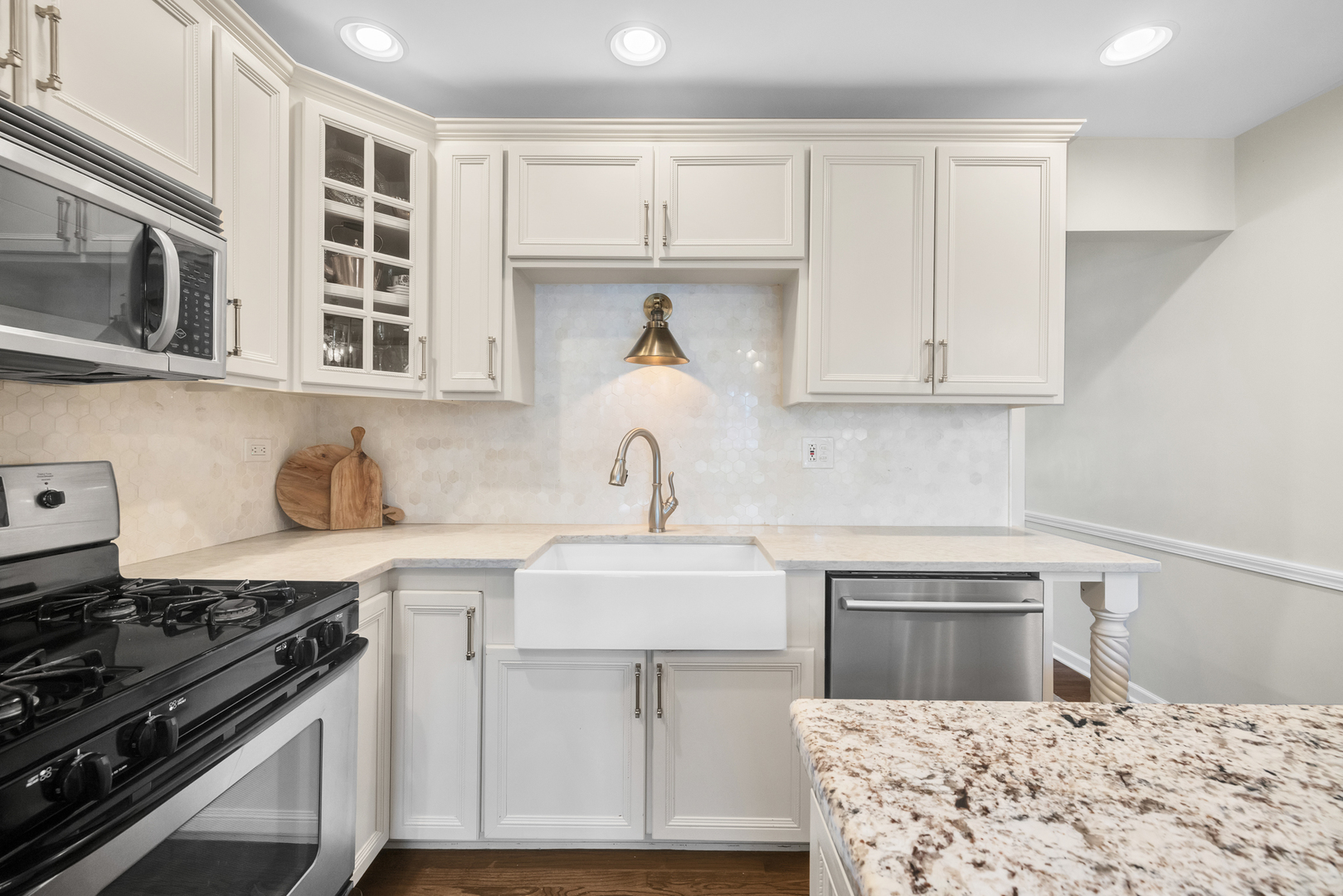 1081 Barneswood Drive, Downers Grove, IL 60515