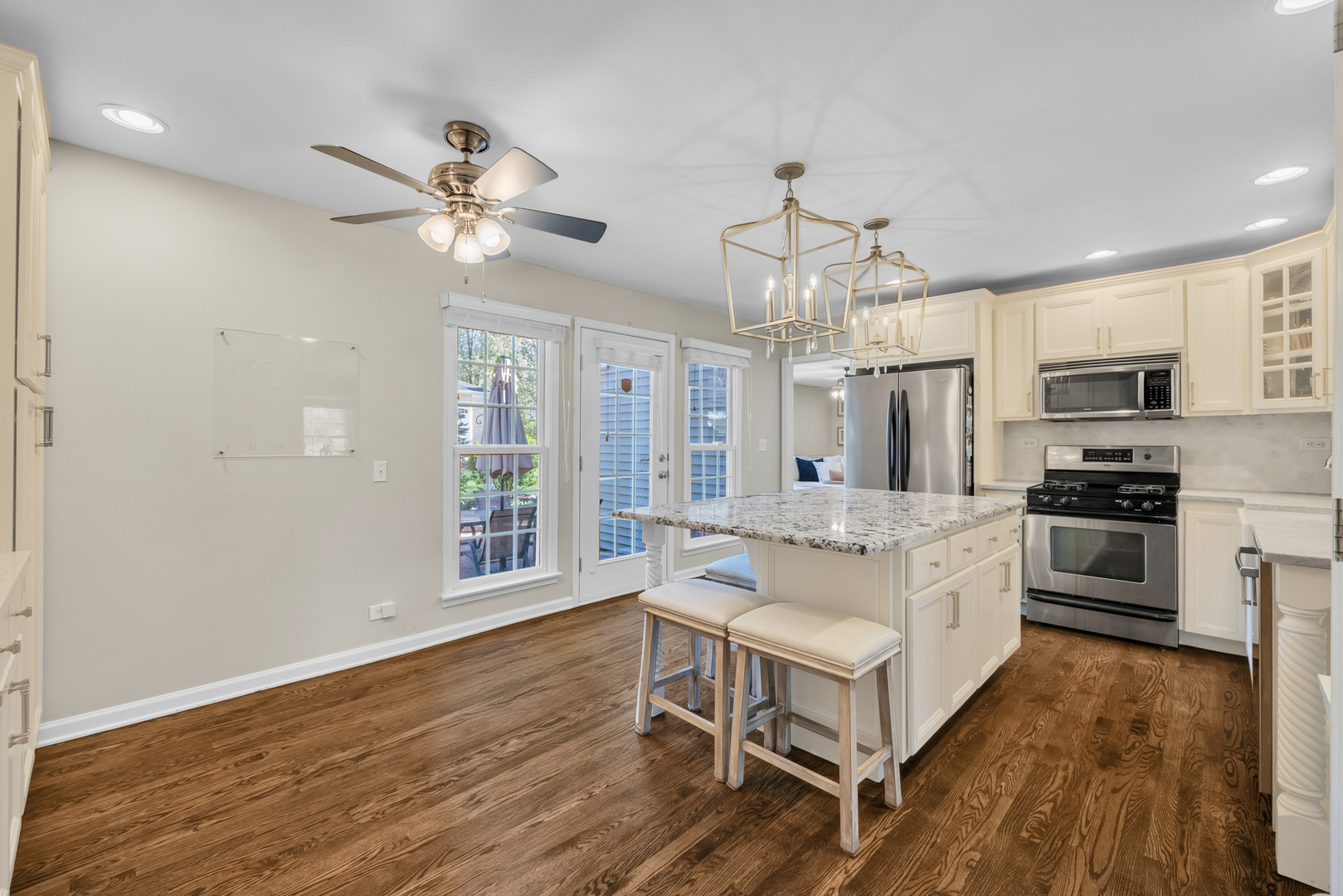 1081 Barneswood Drive, Downers Grove, IL 60515