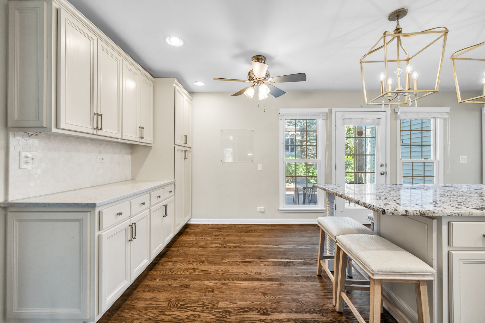 1081 Barneswood Drive, Downers Grove, IL 60515