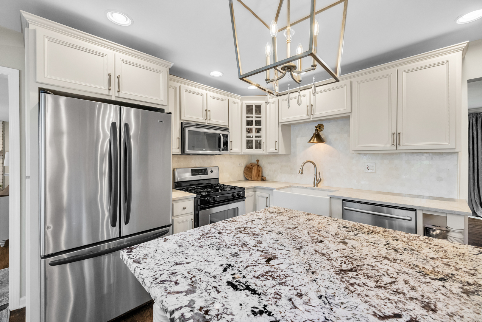 1081 Barneswood Drive, Downers Grove, IL 60515