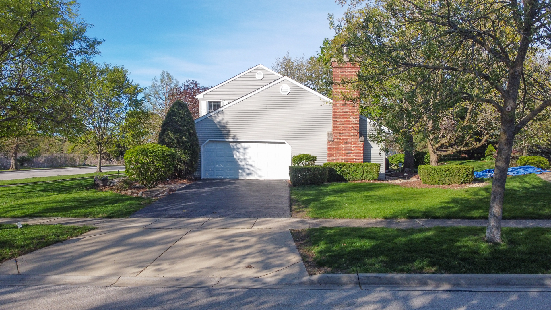 1081 Barneswood Drive, Downers Grove, IL 60515
