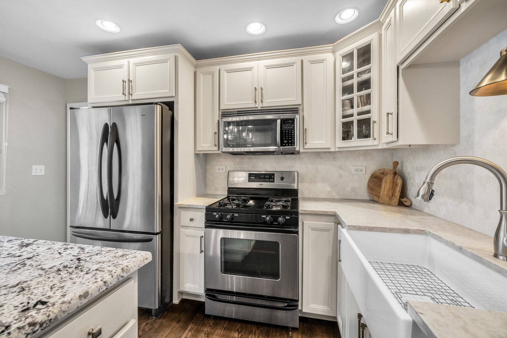 1081 Barneswood Drive, Downers Grove, IL 60515