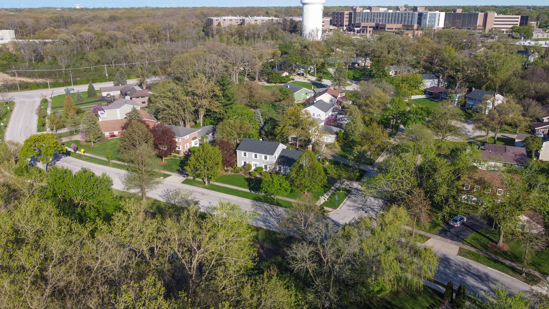 1081 Barneswood Drive, Downers Grove, IL 60515