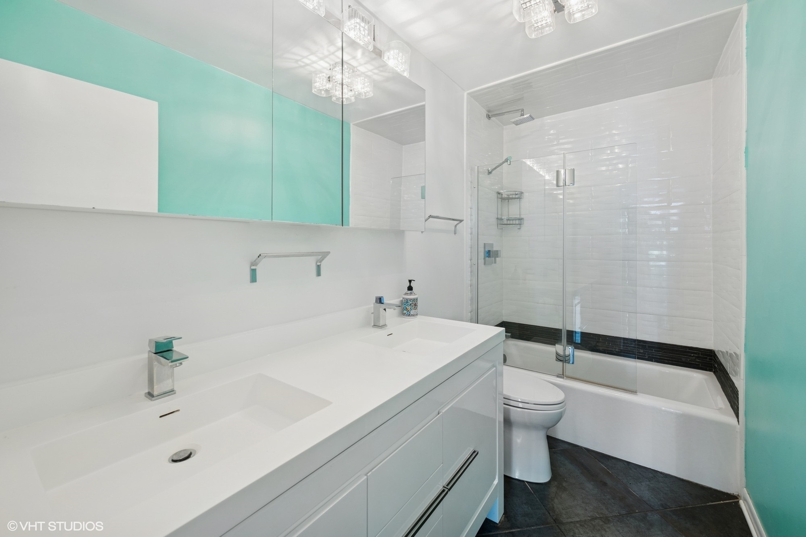 6033 N Sheridan Road #12B, Chicago, IL 60660