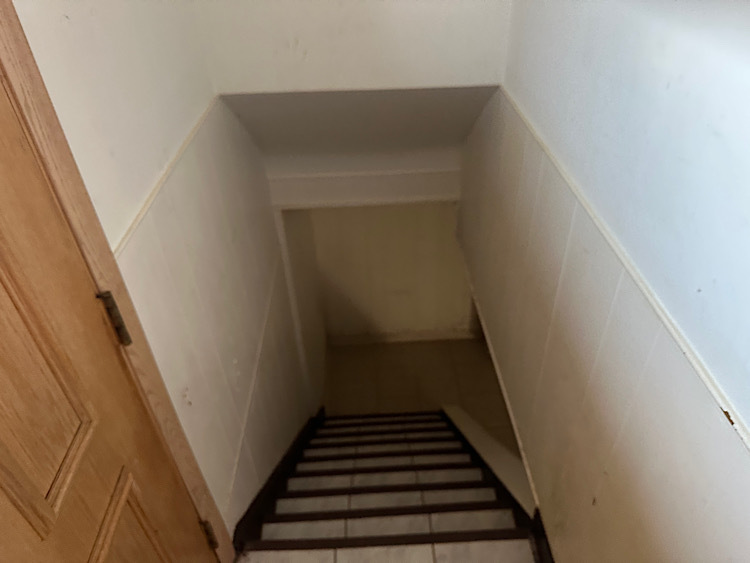 8517 W Carmen Avenue, Chicago, IL 60656